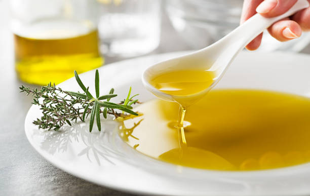 تصویر 3 از روغن زیتون فرابکر با عطر طبیعی و طعم خالص زیتون تازه